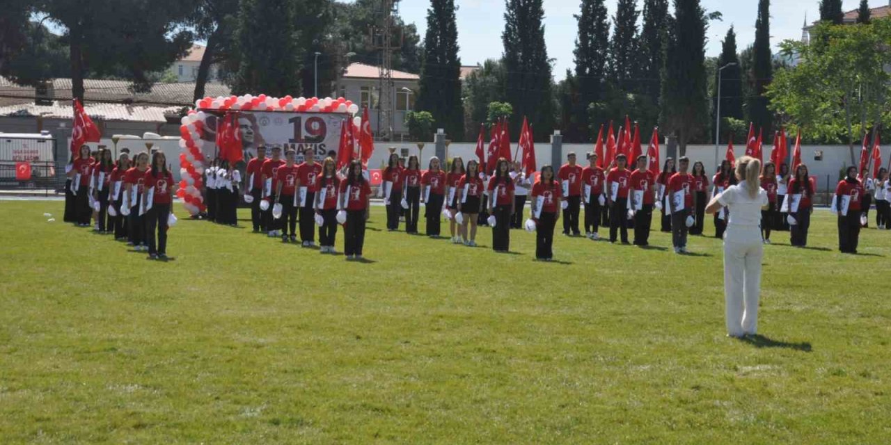 Manisa ilçelerinde 19 Mayıs coşkusu