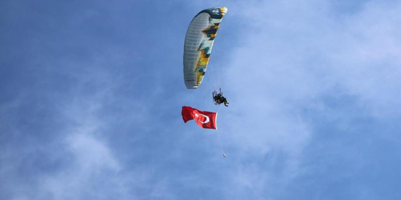Nazilli’de 19 Mayıs coşkusu paramotor gösterisiyle taçlandı