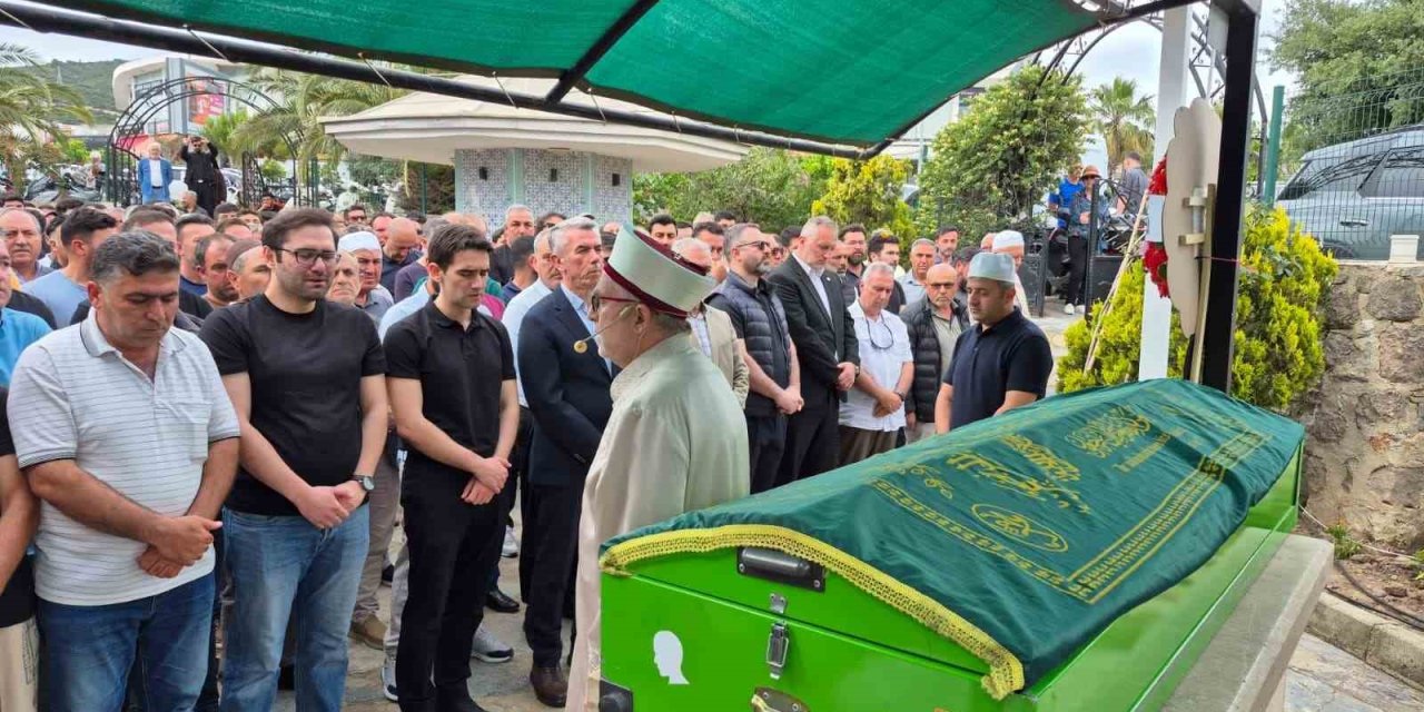 Motosikletin çarpması sonucu hayatını kaybeden imam son yolculuğuna uğurlandı