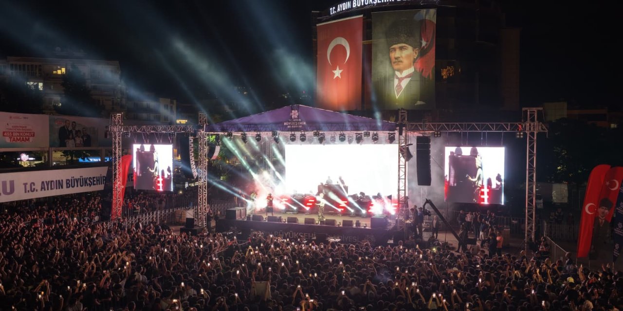 Aydınlılar 19 Mayıs coşkusunu konserle taçlandırdı