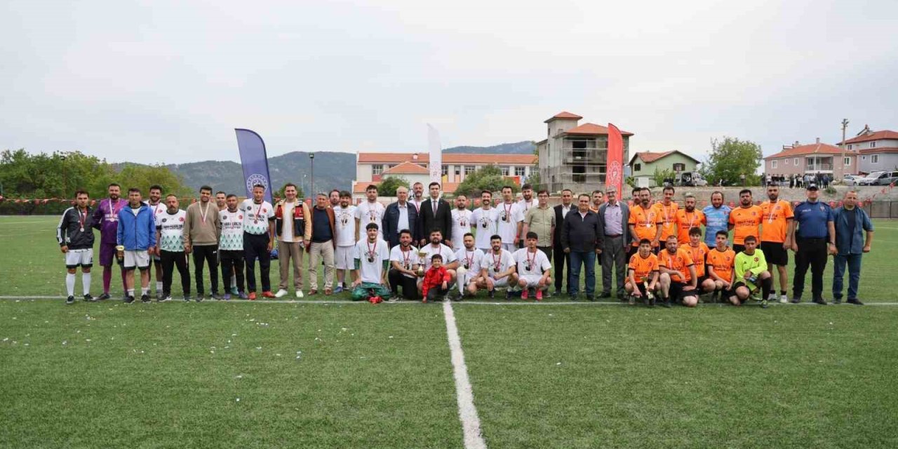 Çameli Kurumlar ve Mahalleler Arası Futbol Turnuvasının şampiyonu belli oldu
