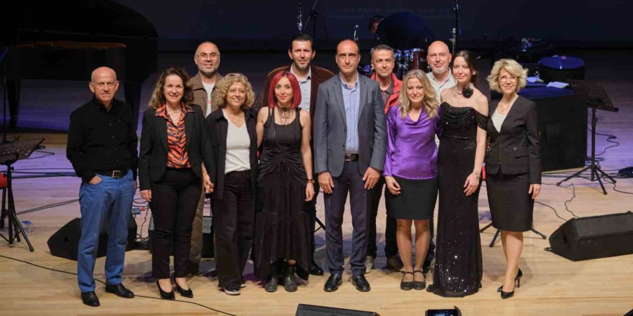 Denizli Şarkını Söyle yarışmasında genç yetenekler sahne aldı