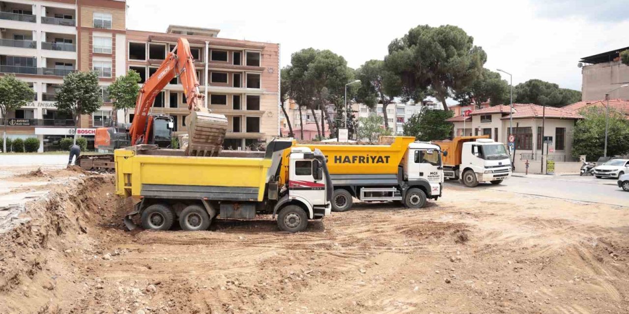 İncirliova’nın yeni meydan Projesi’nde ilk kazma vuruldu