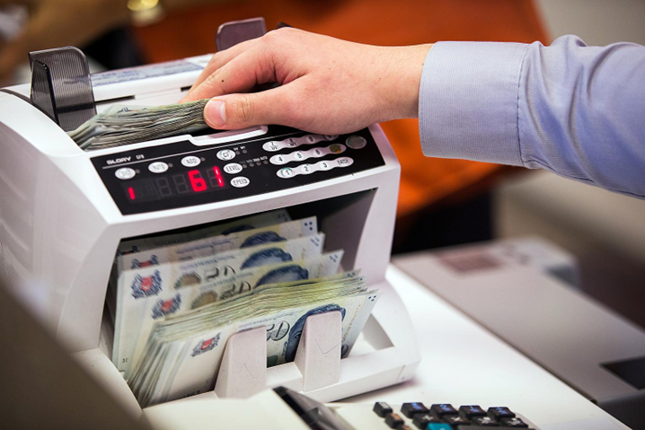 Sahte para riskini Para Sistem Kağıt Para Sayma Makinesi modelleriyle ortadan kaldırın