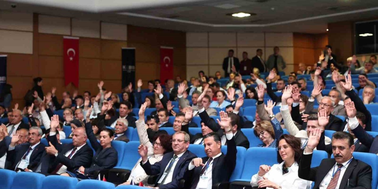 Başkan Aras Kıyı Belediyeler Birliğinde güven tazeledi