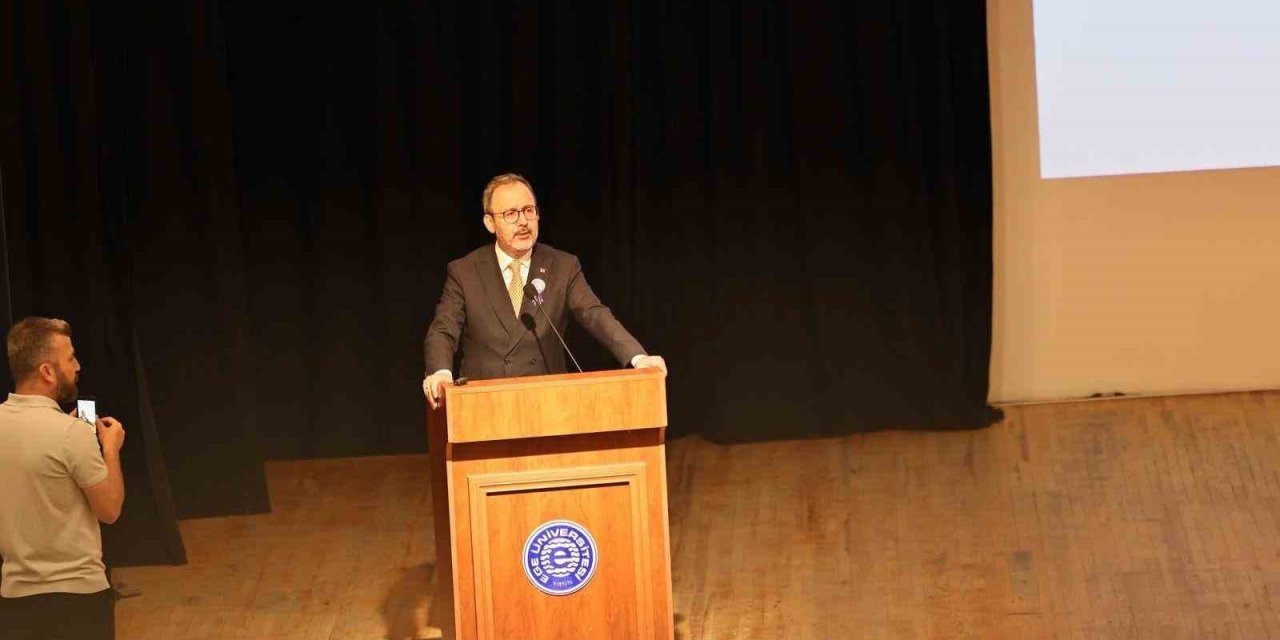 Kasapoğlu: "İzmir ve Ege Üniversitesi, birbirini besleyen, birbirini büyüten iki dev marka"