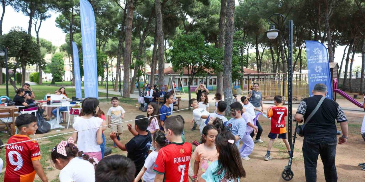 Öğrenciler Tekstil Park’ta doyasıya eğlendi