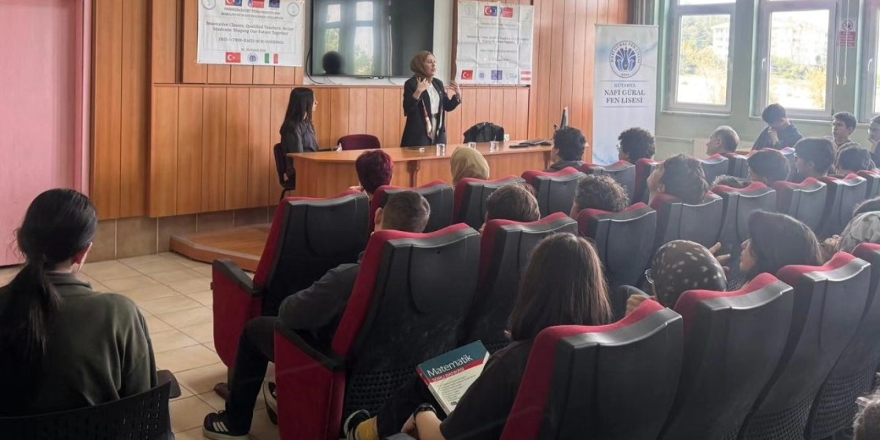 Kütahya’da fen lisesi öğrencilerine avukatlık mesleği tanıtıldı
