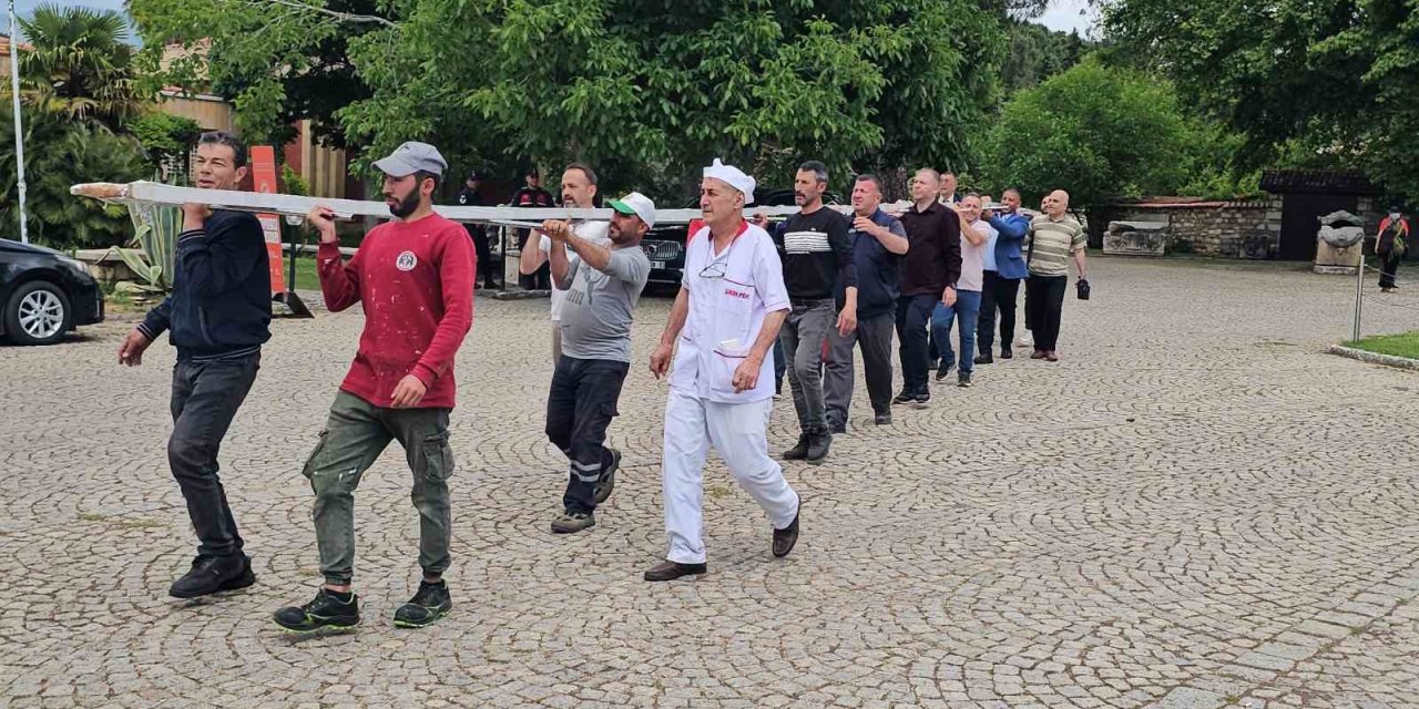 Afrodisias’ta "Türk Mutfağı Haftası"na 14 metrelik pide damga vurdu