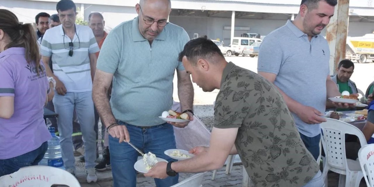 Başkan Zencirci belediye personeliyle kahvaltıda buluştu