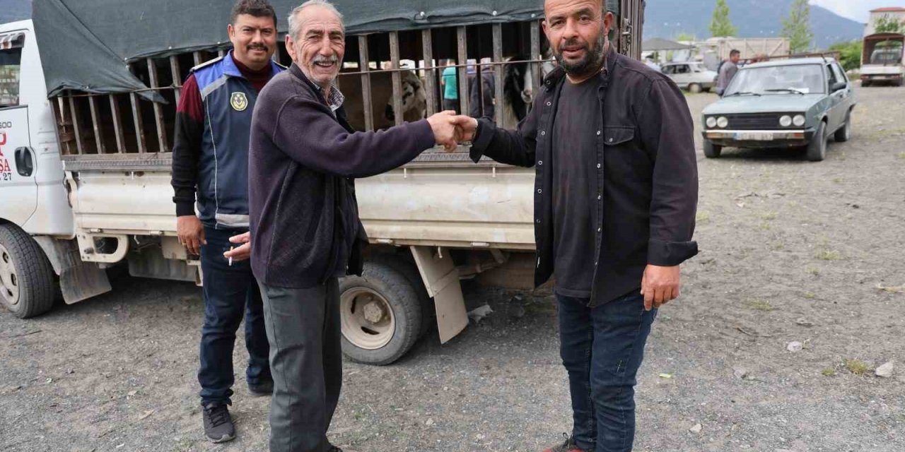 Çameli Kurban Pazarında bayram yoğunluğu ve sıkı denetim başladı