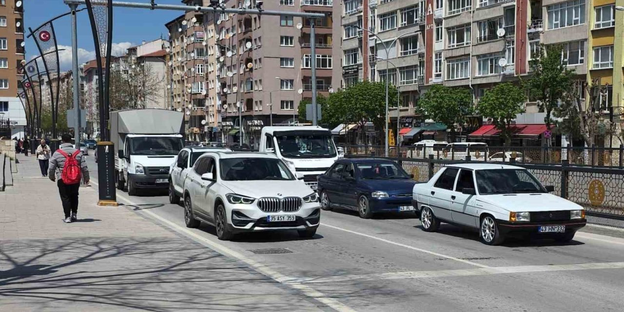 Kütahya’da araç sayısı artmaya devam ediyor