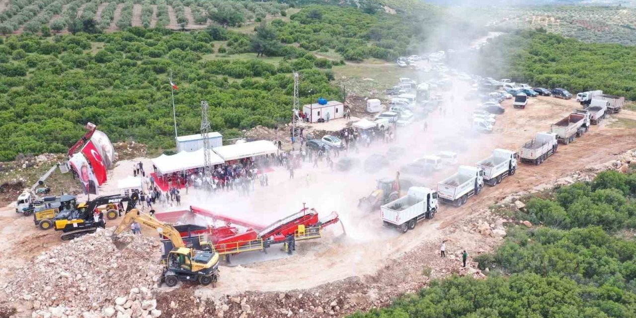 Saruhanlı’da ayda 26 bin ton mıcır üretilecek tesis açıldı