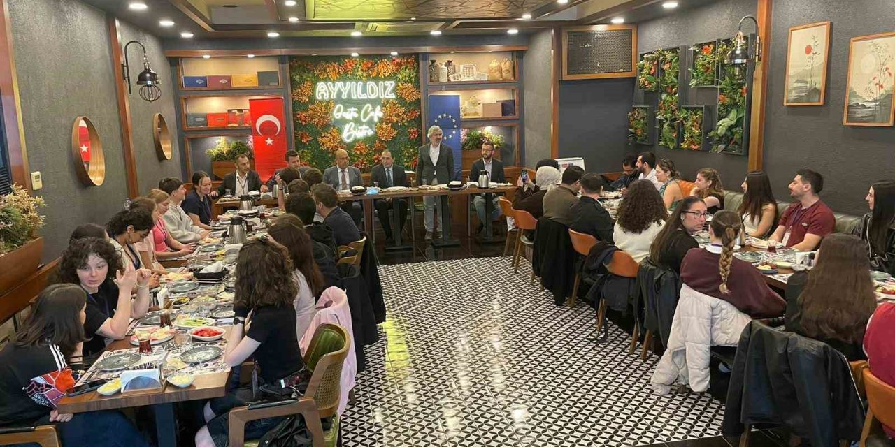 3 ülkeden 22 öğrenci kültür köprüsü için Tavşanlı’da buluştu