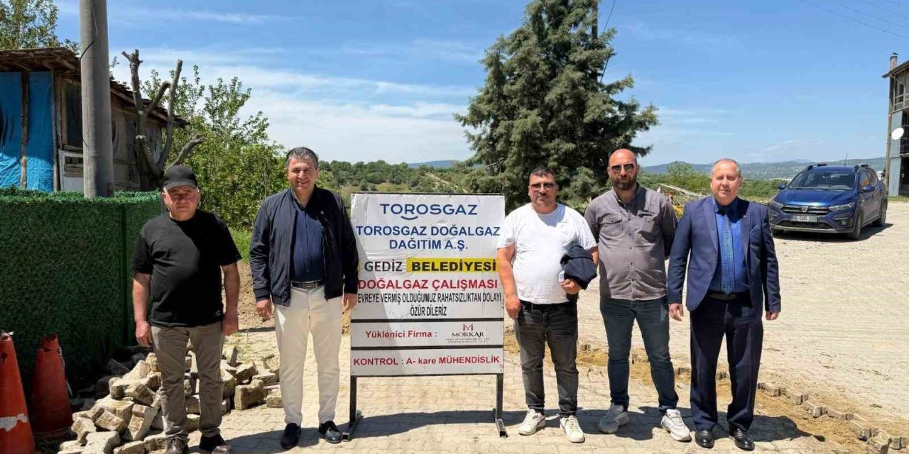 Gediz’in yeni mahallelerinde doğalgaz için ilk kazma vuruldu