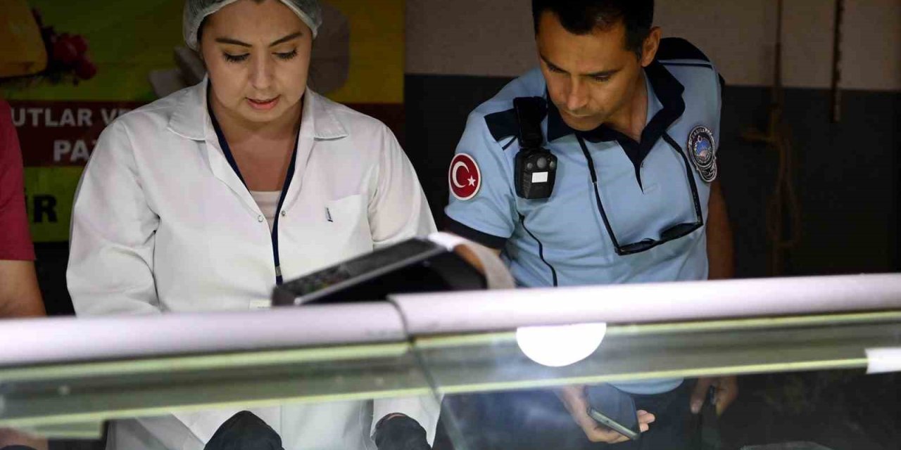 Kuşadası Belediyesi gıda denetimlerini sıklaştırdı