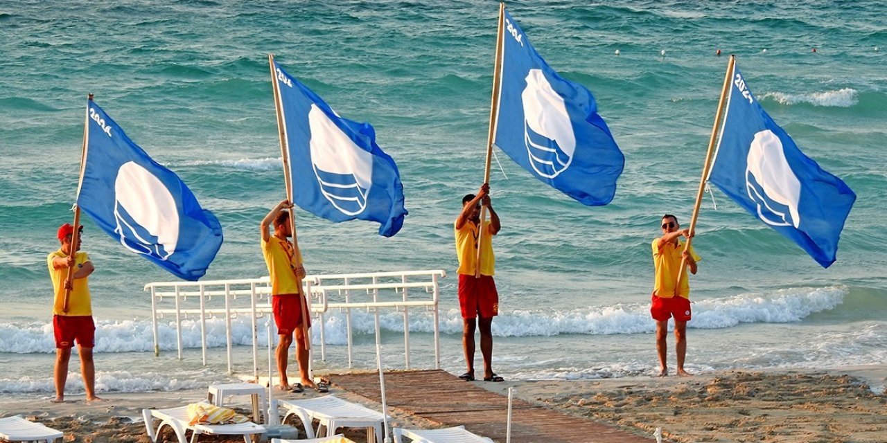 Çeşme’de 13 plaj ve 2 marinada Mavi Bayrak dalgalanacak