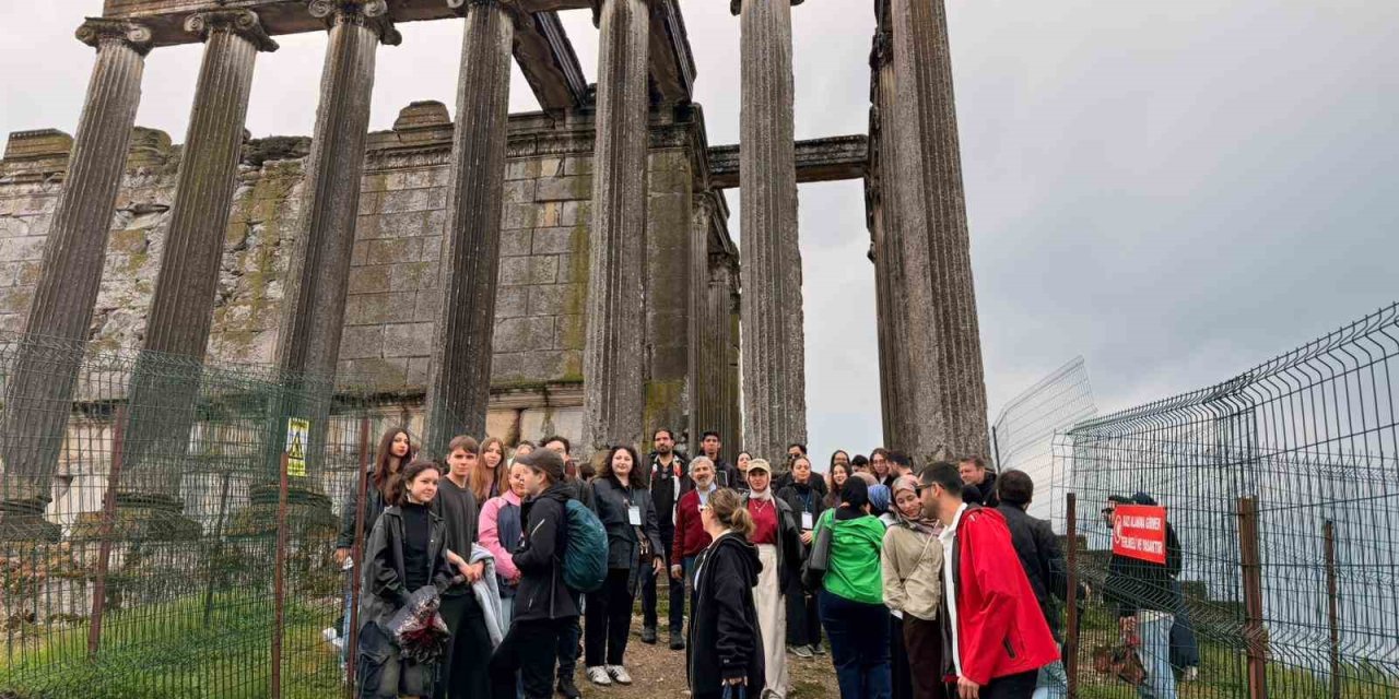 Tavşanlı’da Avrupalı gençlere tarihi ve kültürel tanıtım