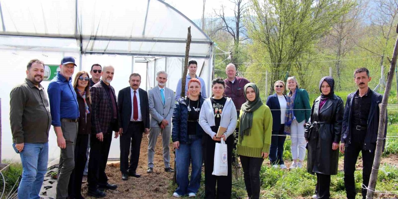 Hollandalı Heyet, Kütahya’da blueberry yatırımları için incelemelerde bulundu