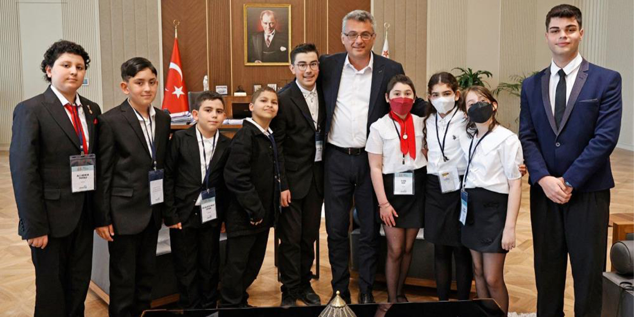 Lösemiyi yenen minik kahramanlar KKTC’de devletin zirvesiyle buluştu