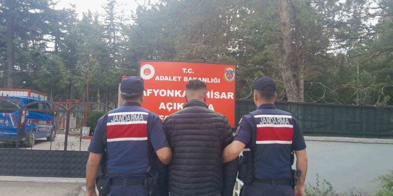 Jandarma çeşitli suçlardan aranan 10 kişiyi yakaladı