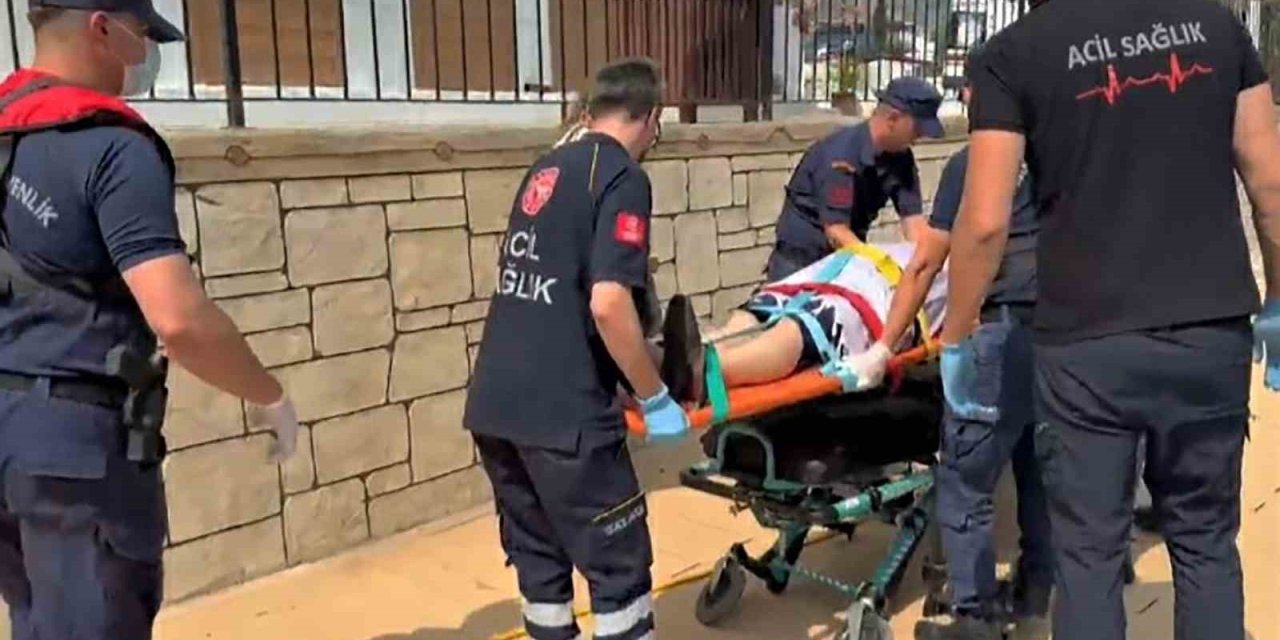 Gezi teknesinde yaralanan vatandaşa Sahil Güvenlikten tıbbi tahliye