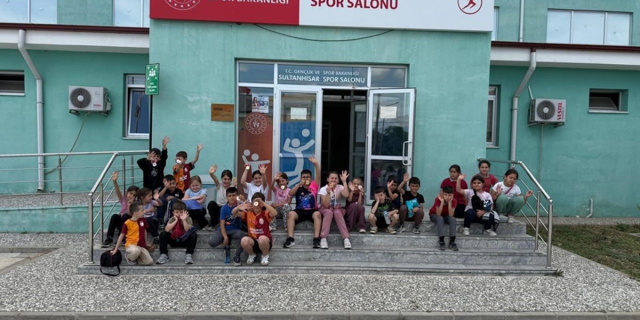 Salavatlı İlkokulu öğrencilerinden geleneksel oyunlarda başarı