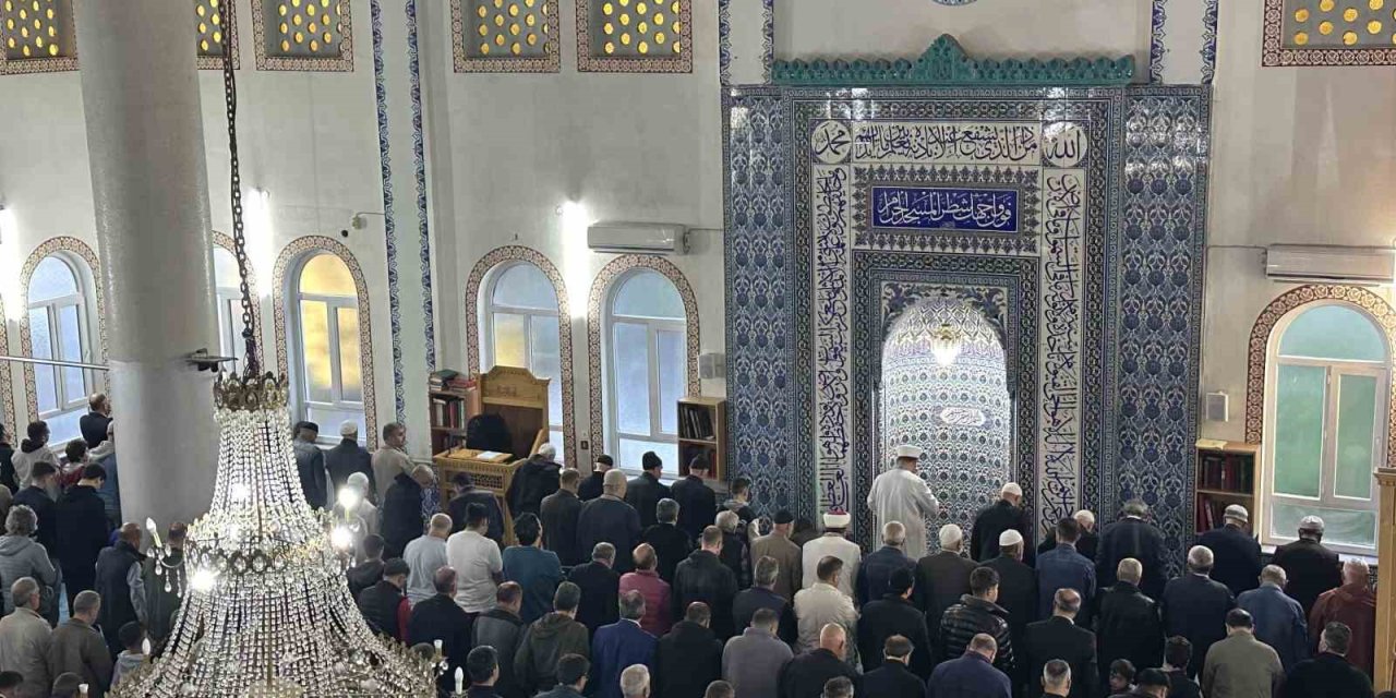 Uşak’ta Kurban Bayramı namazı kılındı