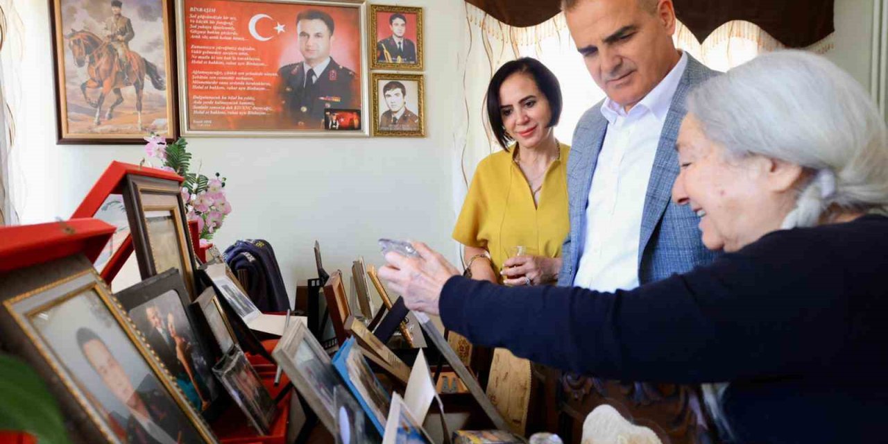 Vali Akbıyık şehit Binbaşı Kıvanç Cesur’un ailesini ziyaret etti