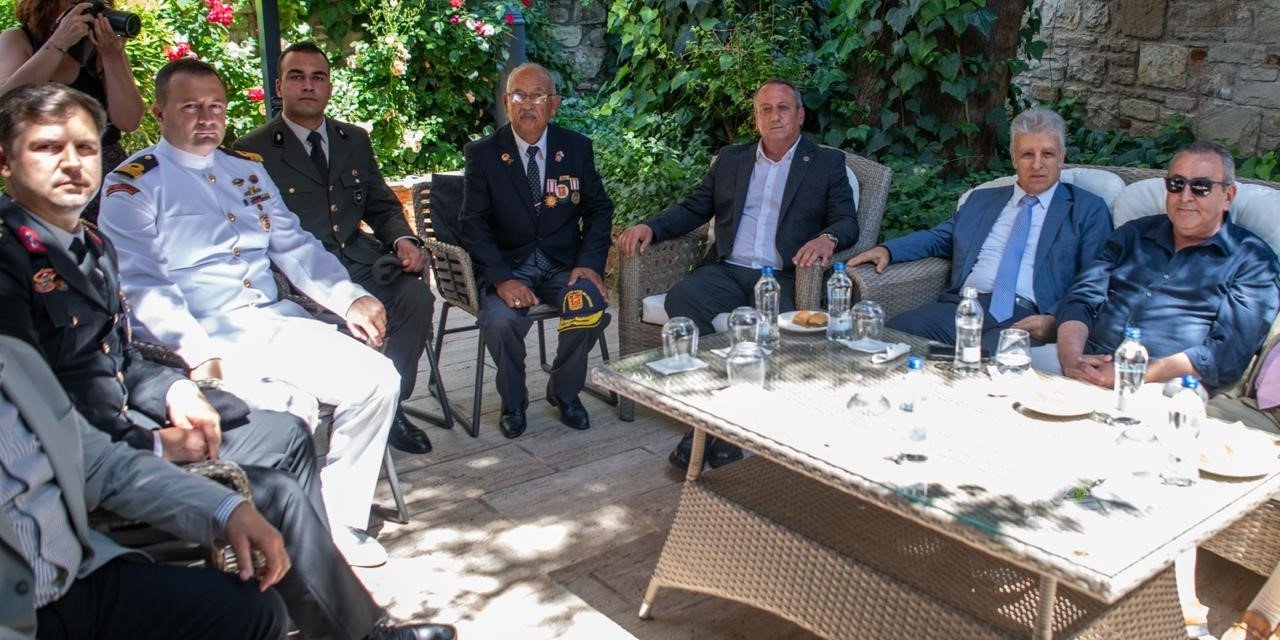 Kuşadası’nda ilçe protokolü bayramlaştı
