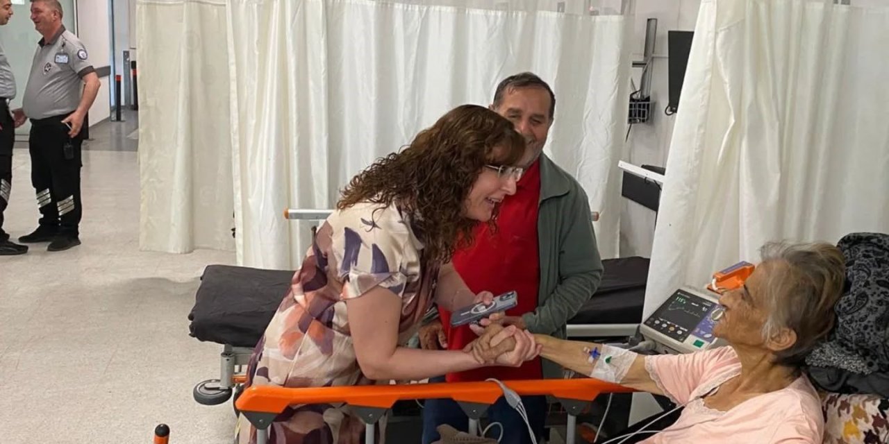 ADÜ Hastanesi Başhekimi Uysal hastalar ve hastane çalışanları ile bayramlaştı