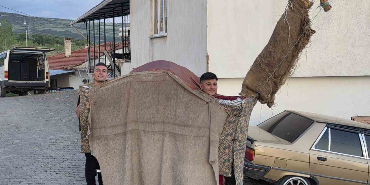 Manisa’da 135 yıllık "Kukla Deve" geleneği yaşatılıyor