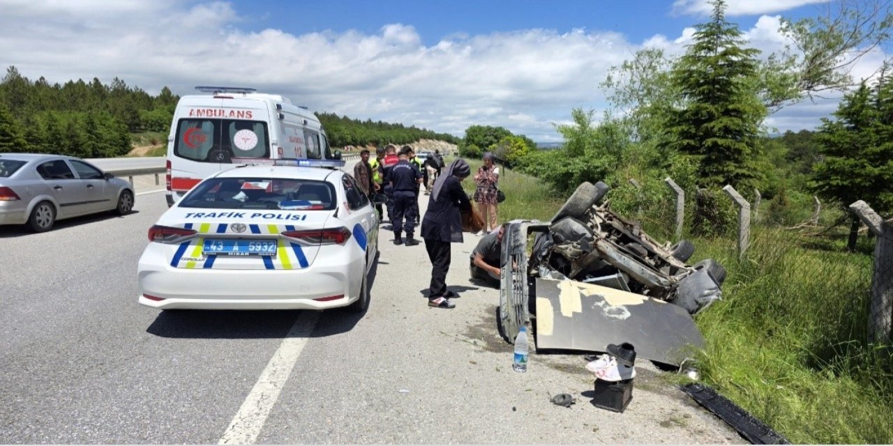 Kütahya’da takla atan otomobilde 4 kişi yaralandı