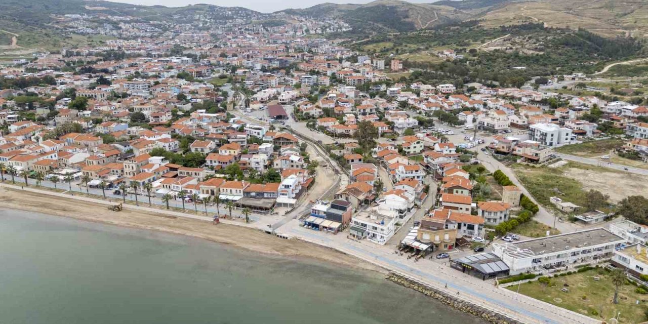 Yeni Foça’da tarihi dere yatağı güçlendiriliyor