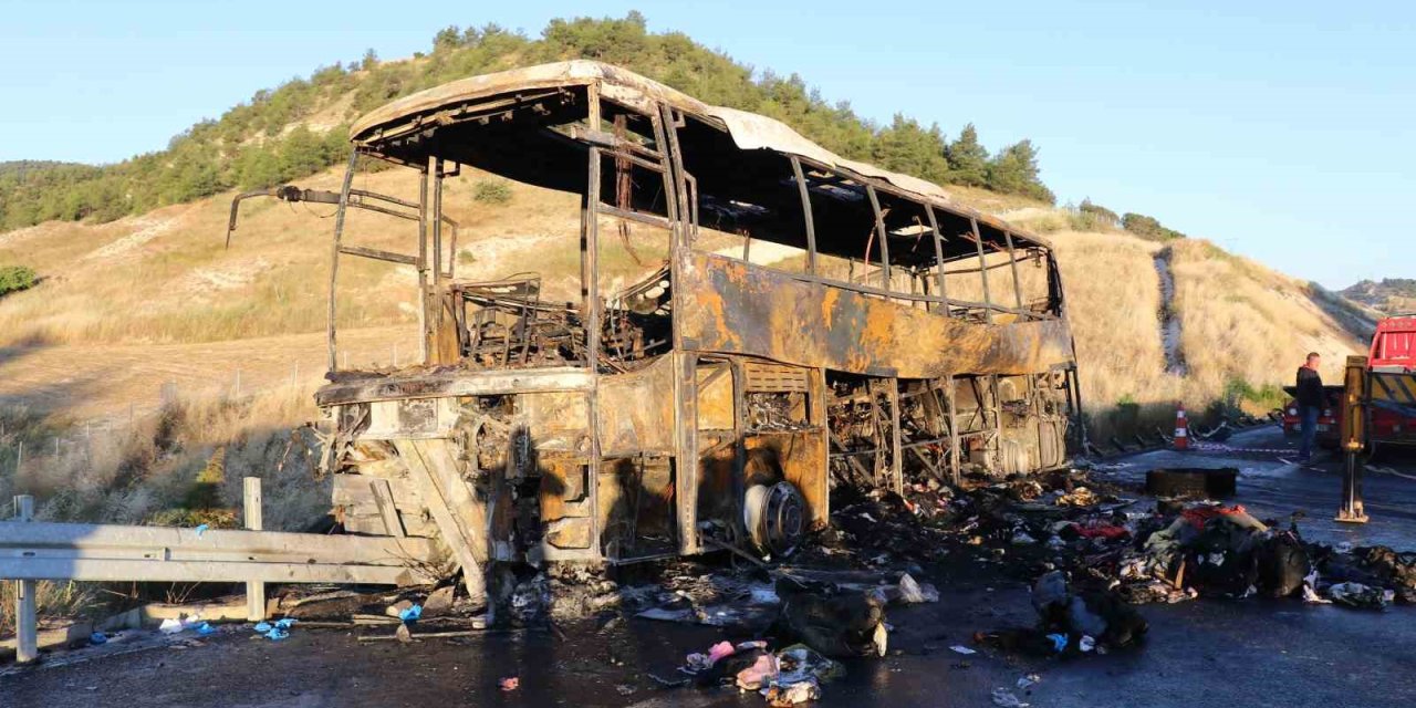 Denizli’deki 8 kişinin öldüğü otobüsten geriye sadece demir yığını kaldı