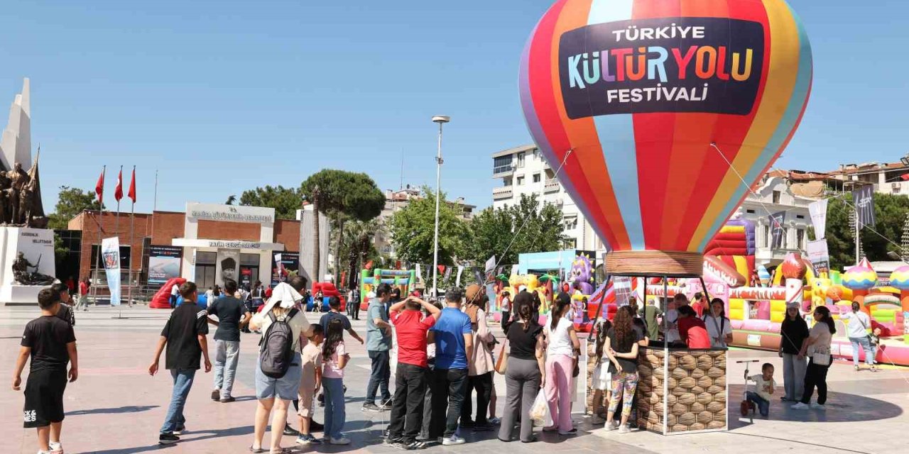 Kültür Yolu Festivali coşkusu Manisa’ya damga vurdu