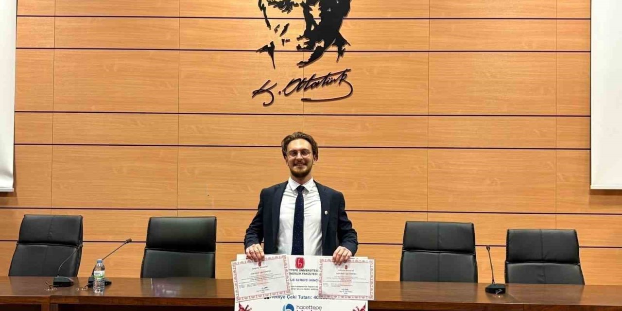 Kuşadalı genç bilim insanı ödülün sahibi oldu