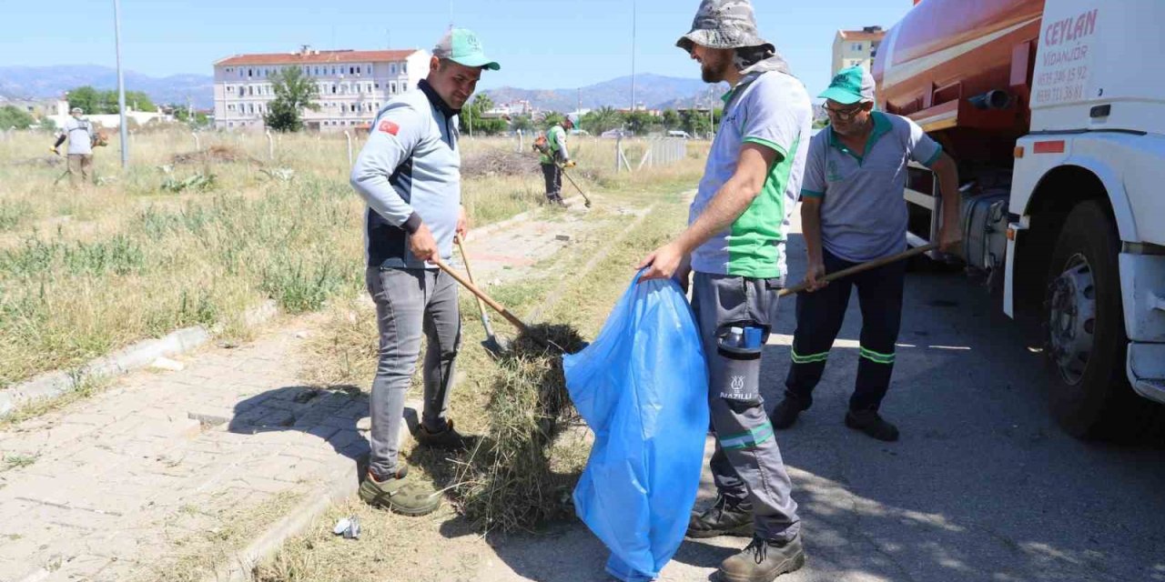 Nazilli’de belediye ekipleri sahaya indi