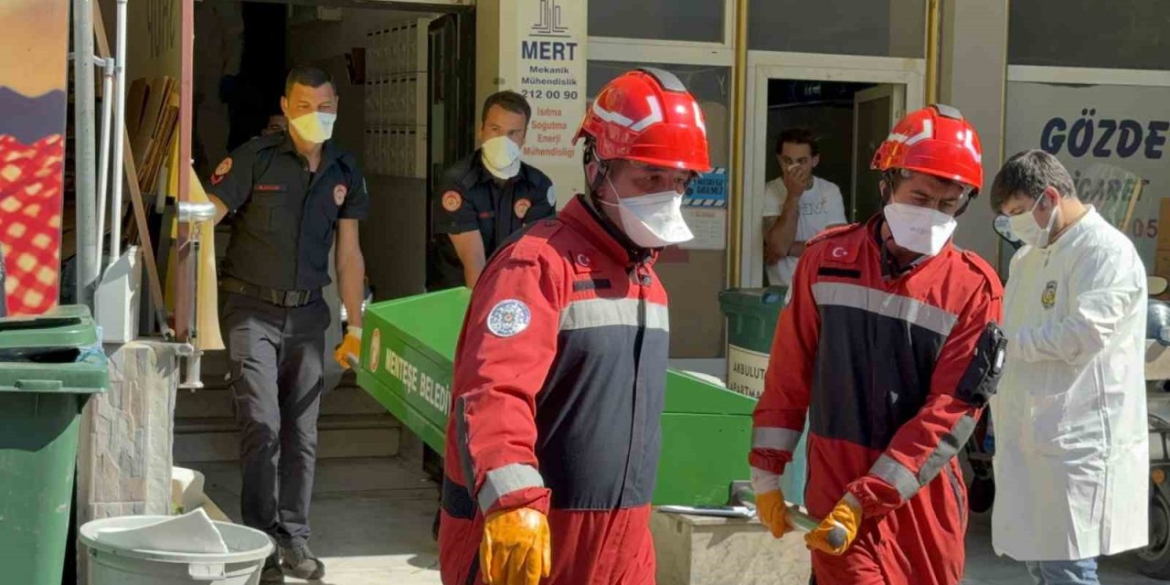 Kayıp yaşlı adam asansör boşluğunda ölü bulundu