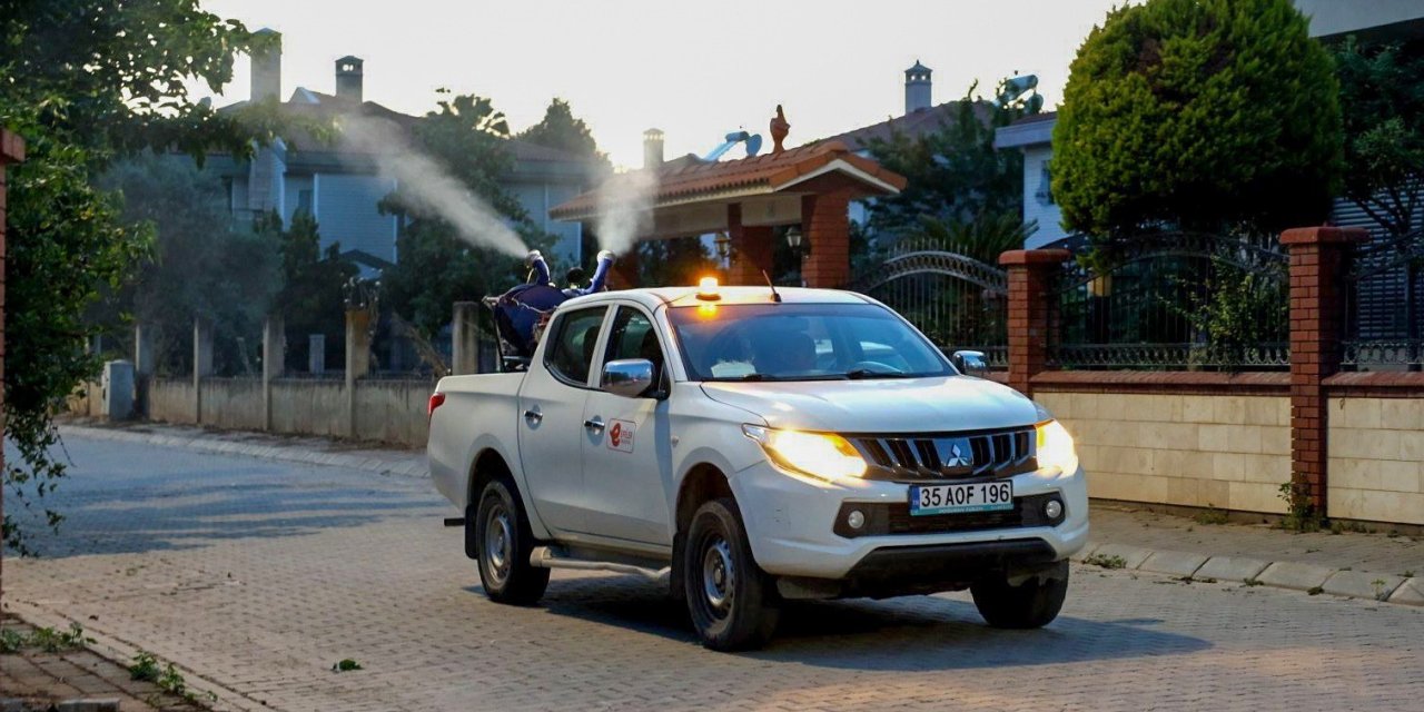 Efeler Belediyesi sinekle mücadelede sahaya indi