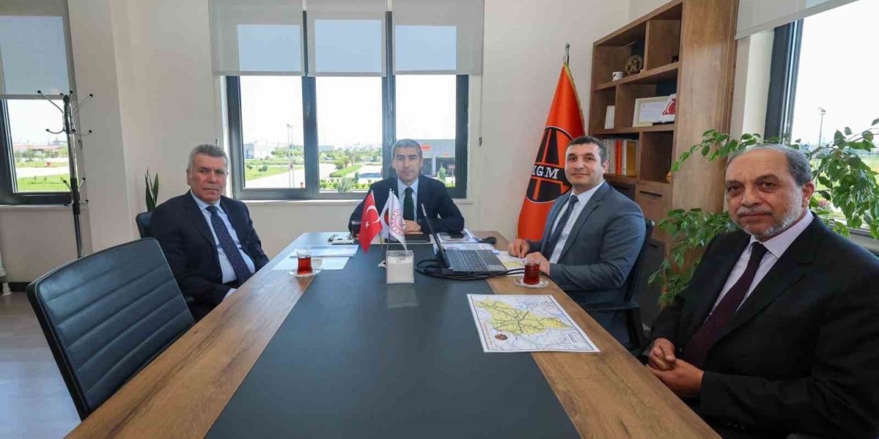 Vali Aktaş, karayolları yatırımlarıyla ilgili bilgilendirildi