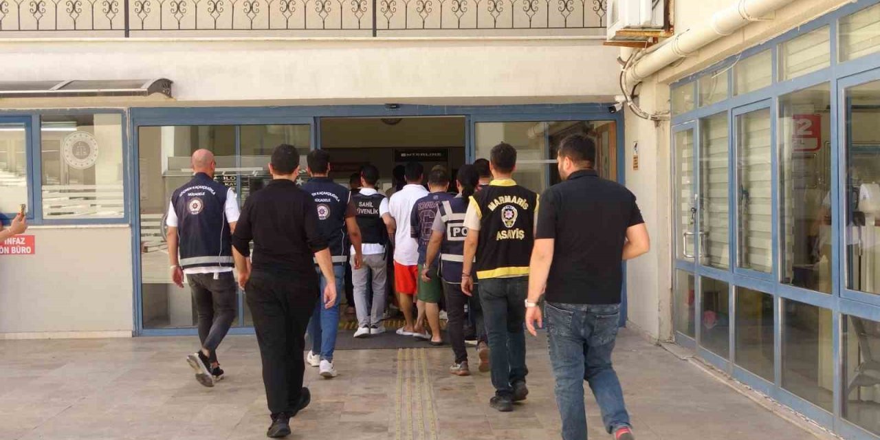 Marmaris’te göçmen kaçakçılığı operasyonu: 7 şüpheli adliyeye sevk edildi