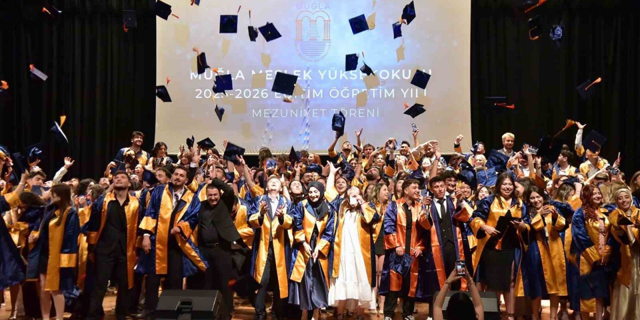 Muğla MYO’da mezuniyet sevinci
