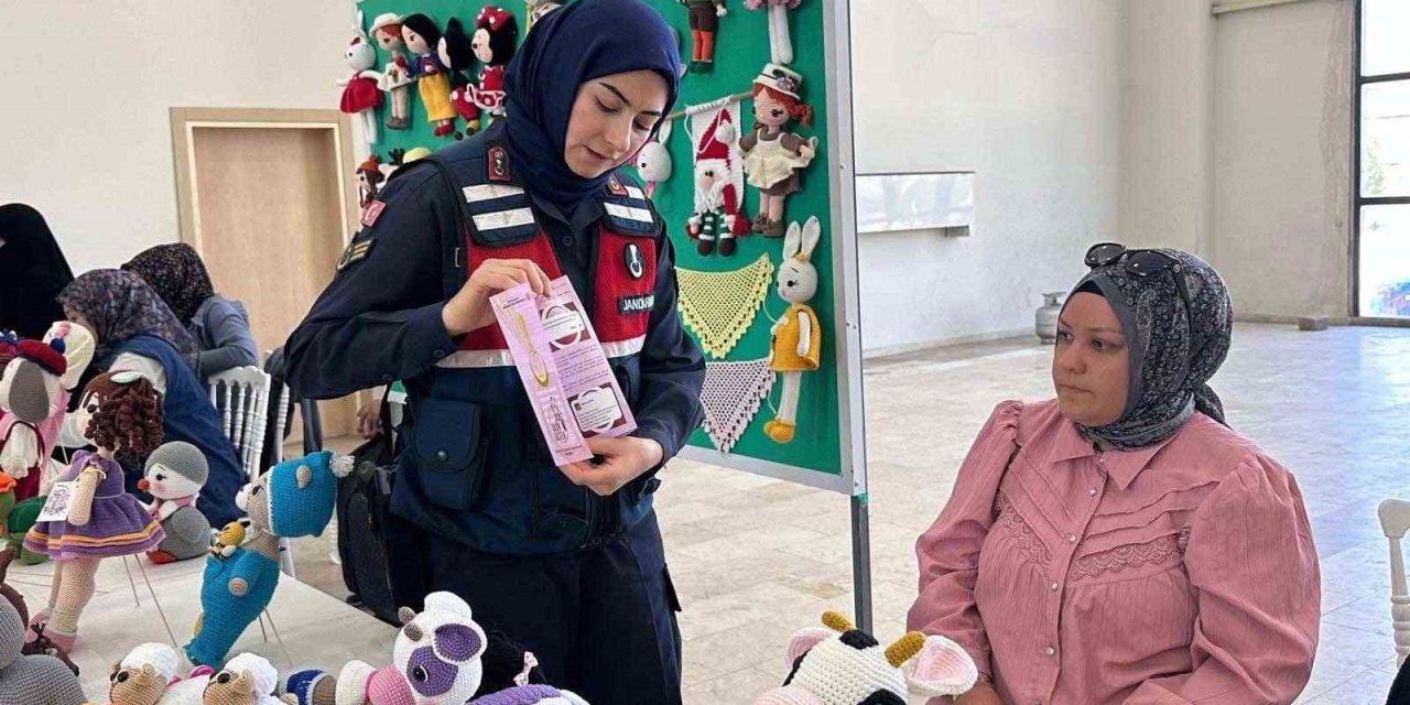 Jandarmanın kadına şiddetle mücadele eğitimleri sürüyor
