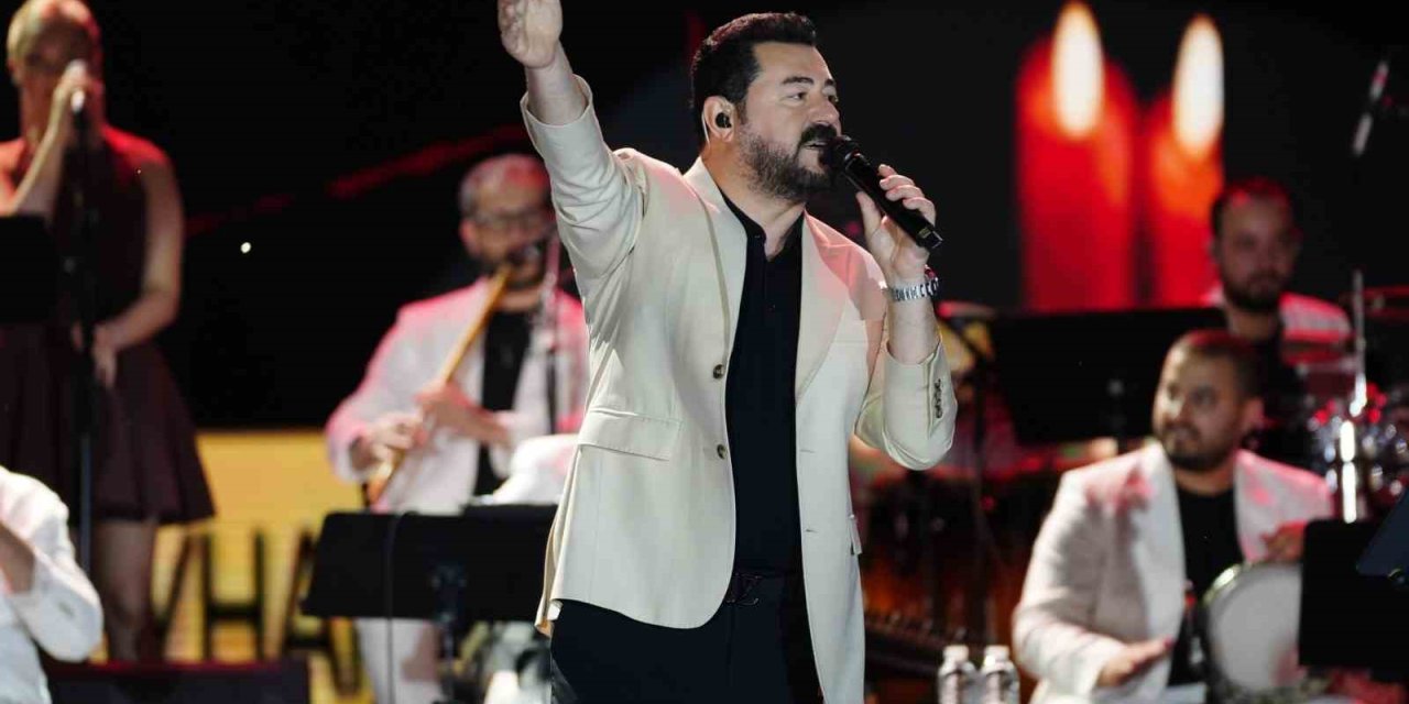 Serkan Kaya’dan Manisa’da muhteşem konser