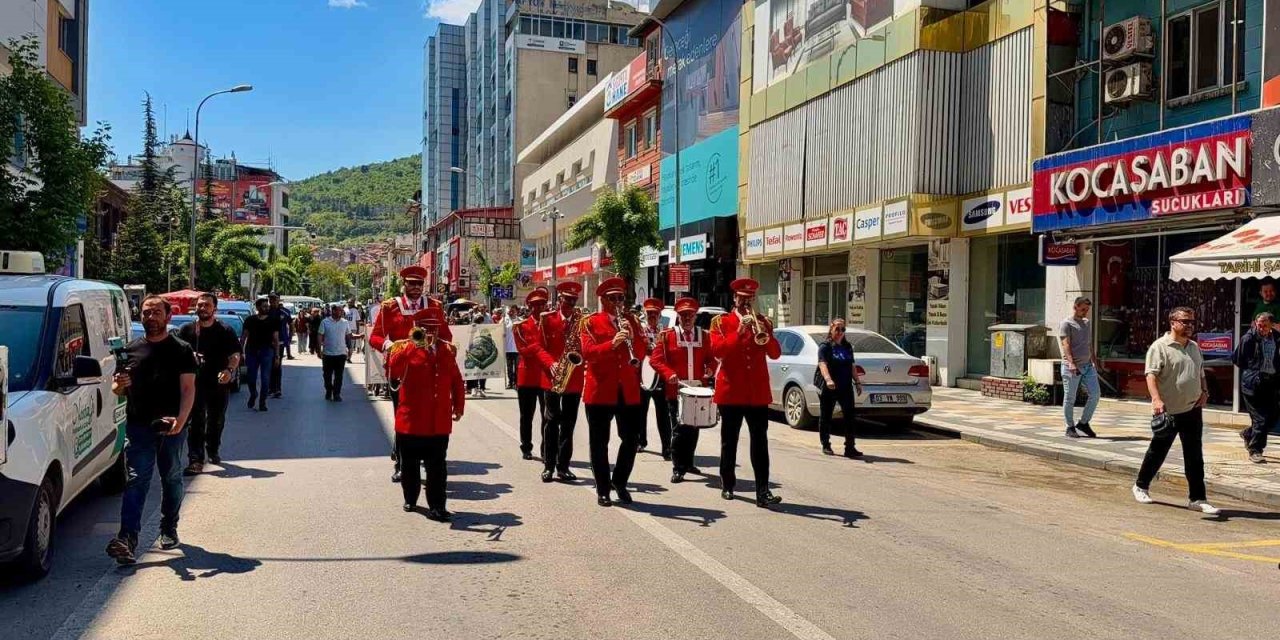 Afyonkarahisar’da çevre için yürüdüler