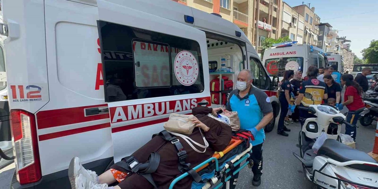 Nazilli’de yaya geçidinde korkutan kaza: 5 yaralı