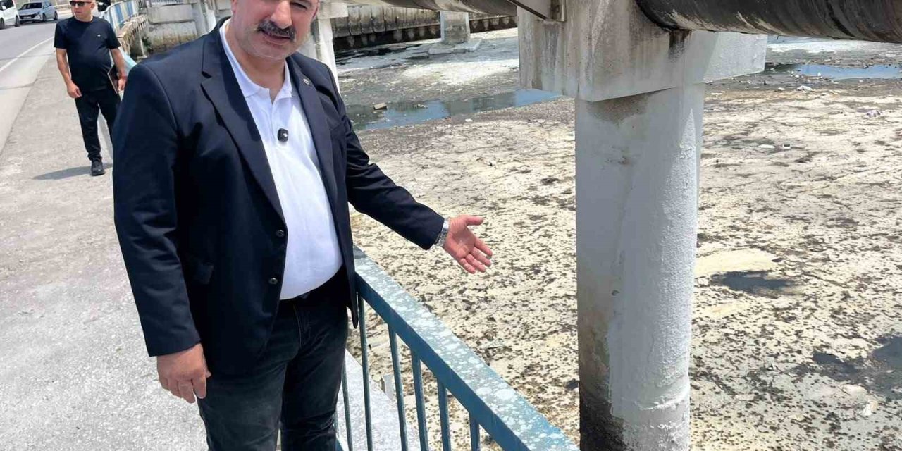 İzmir’de koku isyanı, Başdaş: "5 dakikadır maskesiz duramıyoruz"