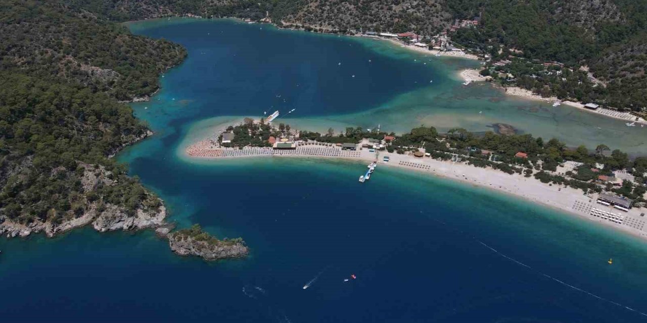 Fethiye’nin gözde plajına bayramda 18 bin 870 ziyaretçi