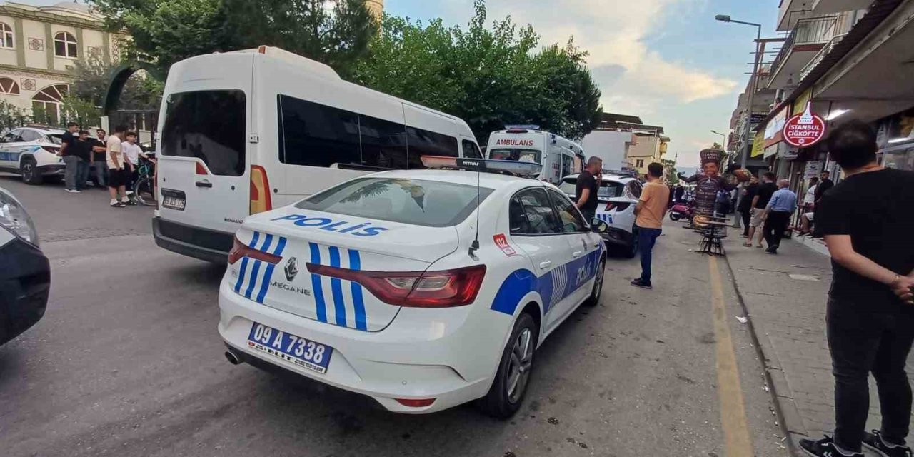 İki grup arasında kavga çıktı, bir polis yaralandı
